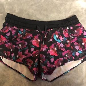 Lululemon Hotty Hot Shorts II 2.5